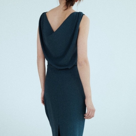 Zara dress green with dramatic necklace elegant size medium - Picture 6 of 9